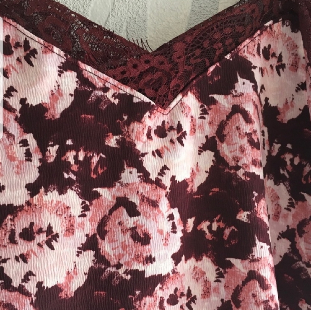 4/$25 HALOGEN PRINT TOP! - Picture 4 of 4